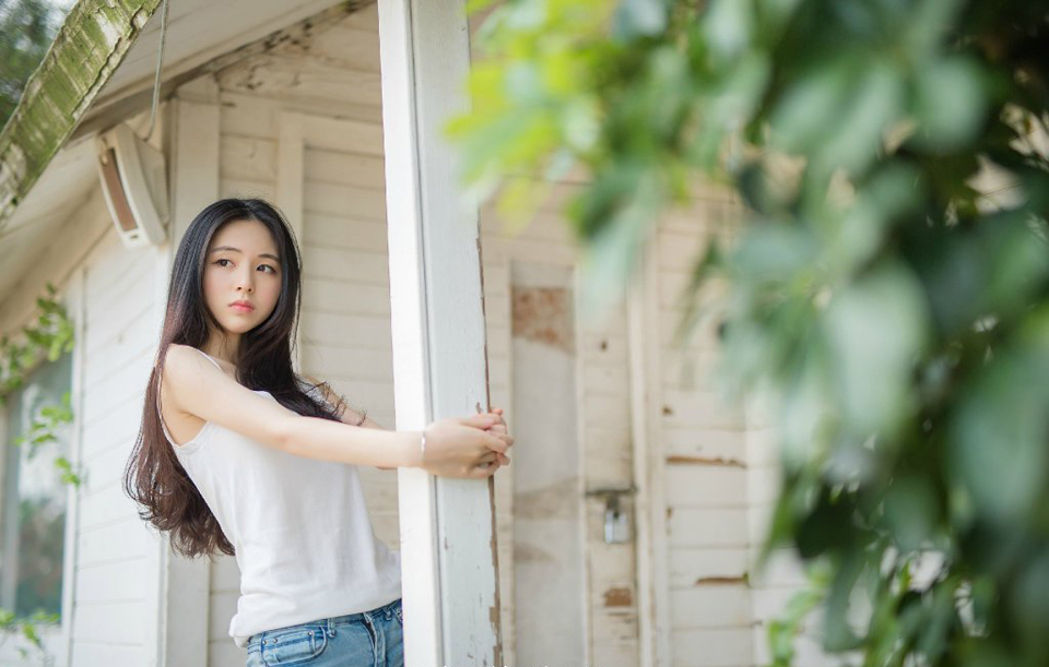 人生只有一次，真爱只有一场，目的只有一个：与心爱的人，走进婚姻的殿堂。别再率性，要真爱，就要敢于低头;别再固执，要真爱，就不要轻言分手;别再抉剔，要真爱，就要包容;要坚守，一直走，就可以白头。爱她吗?那就直到天长地久。